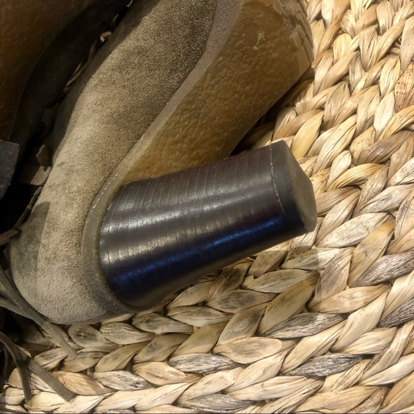 Ron White “ All day heels” Suede Booties with fringe and tassels , size 7,5 (38) - Picture 6 of 9